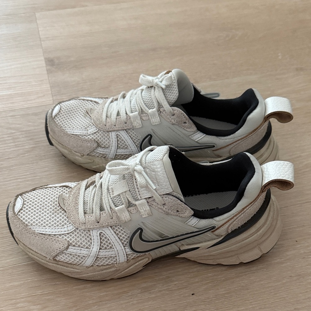 Nike V2K Run Shoes